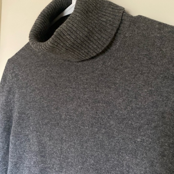 Cashmere charcoal dark grey turtleneck sweater - Picture 1 of 4